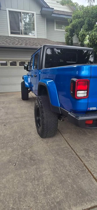 2023 Jeep JT Gladiator - Image 7 of 10