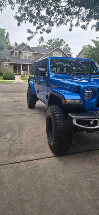 2023 Jeep JT Gladiator - Image 3 of 10