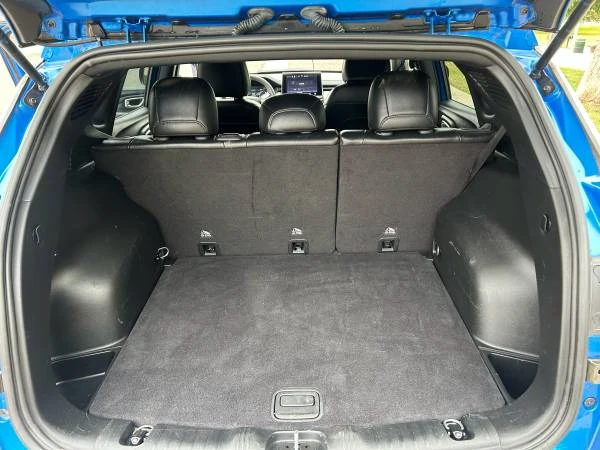 2023 Jeep Compass - Image 10 of 16