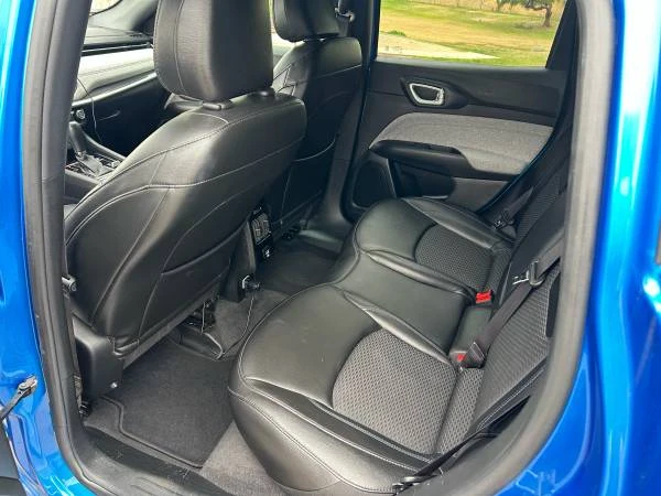 2023 Jeep Compass - Image 9 of 16