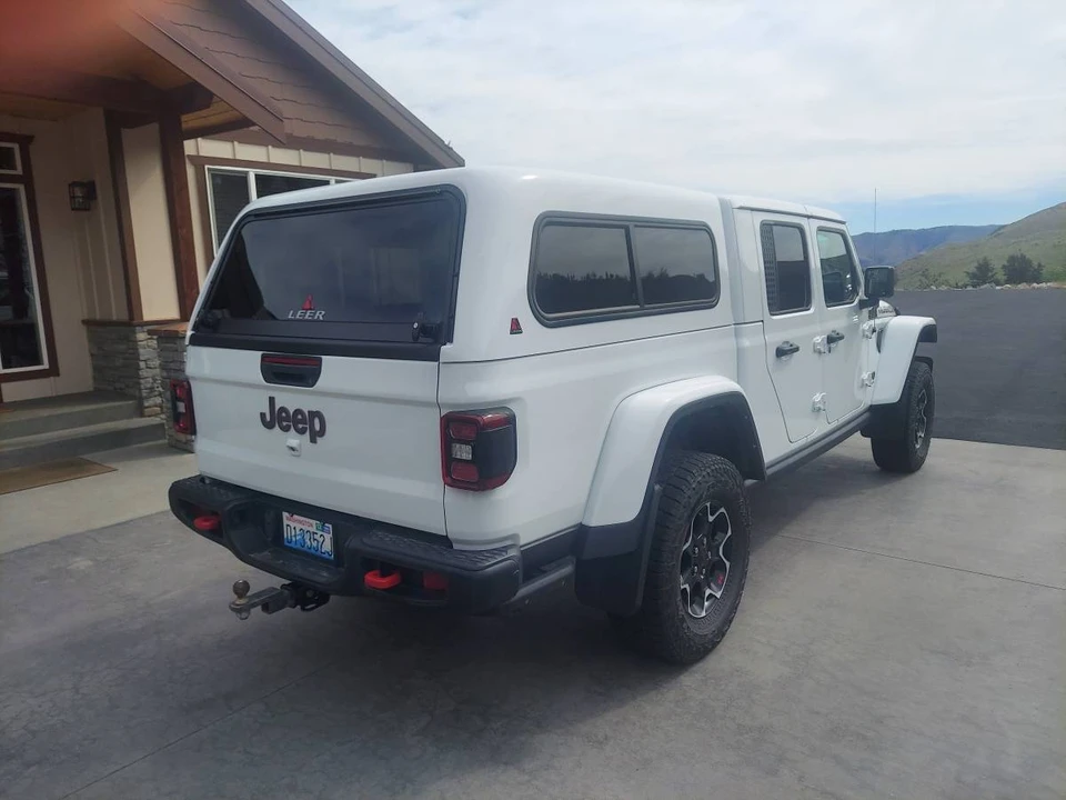 2023 Jeep JT Gladiator - Image 2 of 4