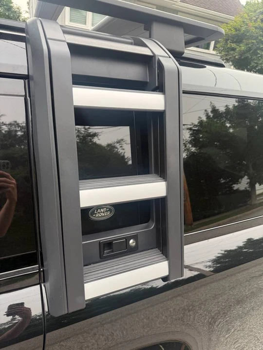 2023 Land Rover Defender L663 - Image 17 of 24