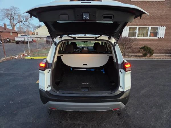 2023 Nissan Rogue - Image 8 of 17