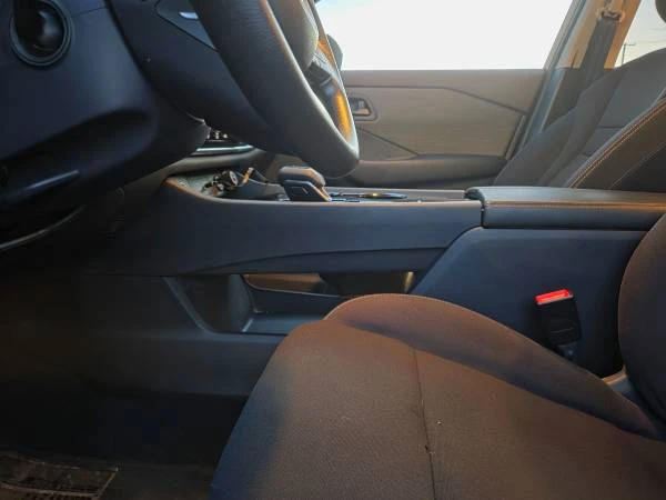 2023 Nissan Rogue - Image 14 of 17