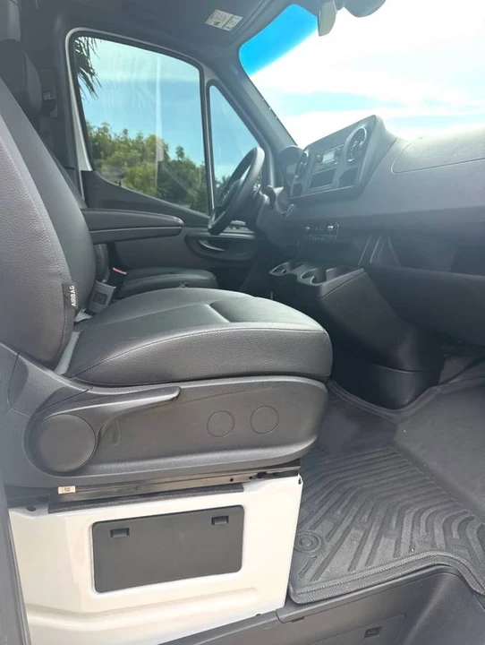 2023 Mercedes-Benz VS30 Sprinter - Image 5 of 6
