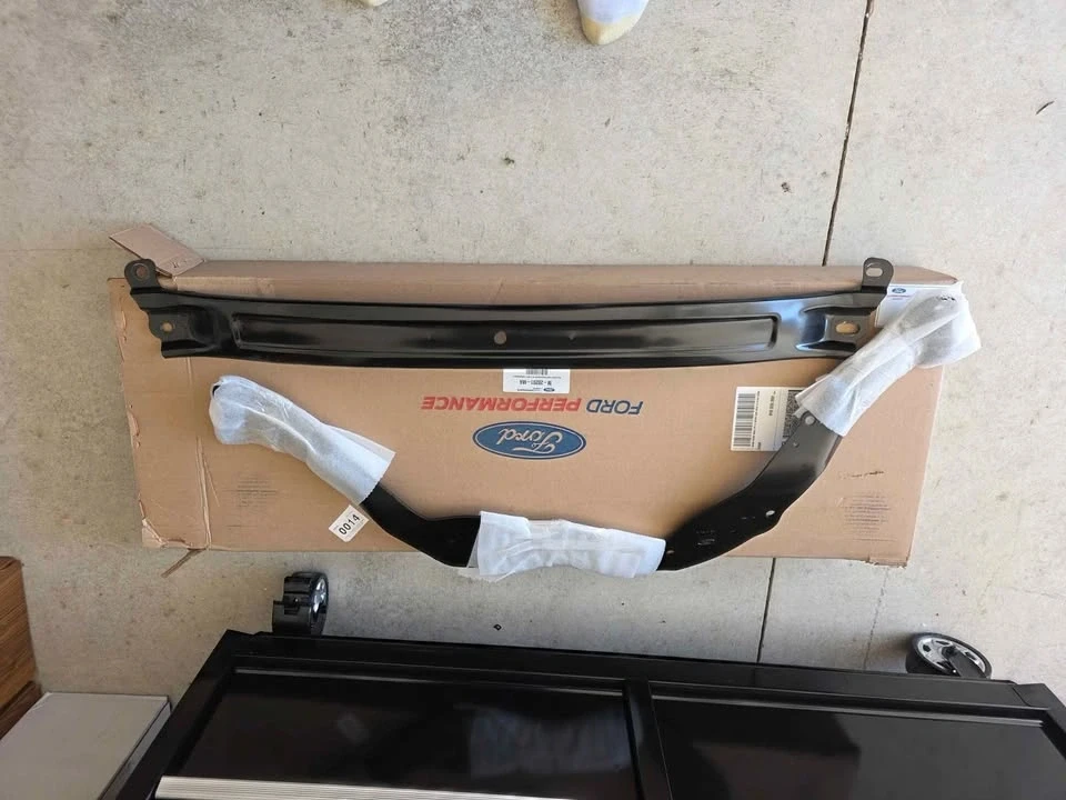 2024 Parts & Memorabilia Bodywork - Image 6 of 9