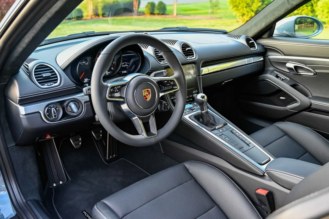 2024 Porsche 718 Cayman - Image 4 of 4