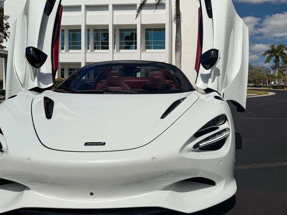 2024 McLaren 750S Spider - Image 3 of 4