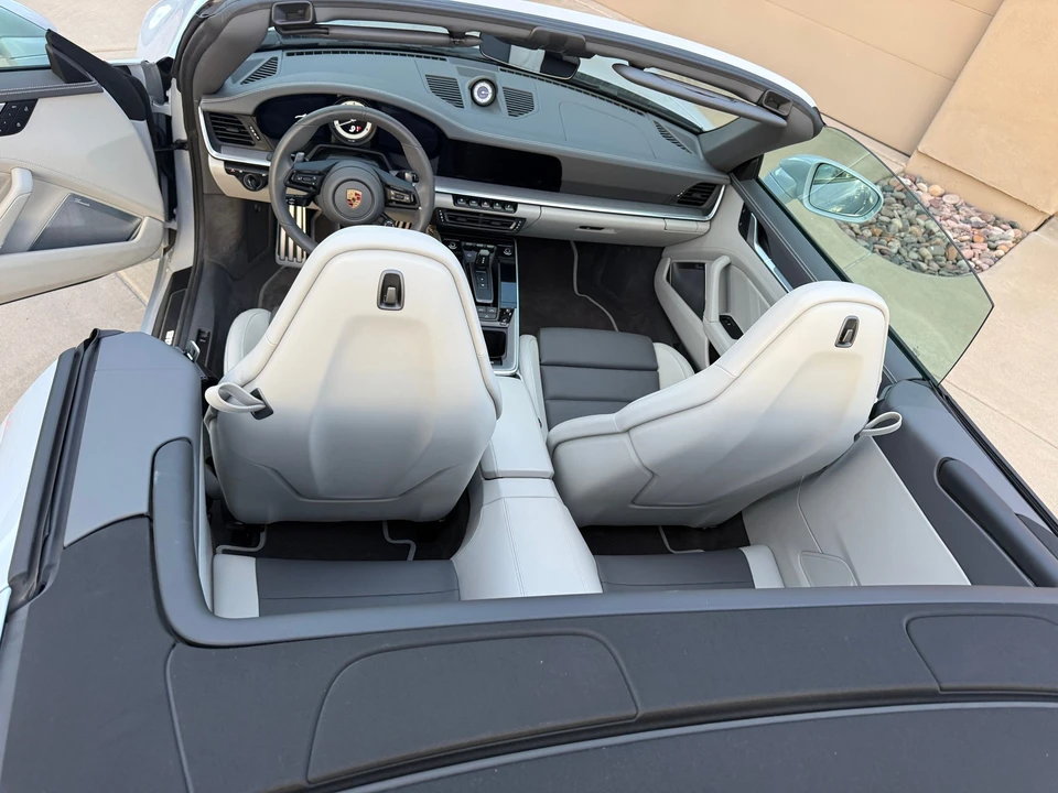 2024 Porsche 992 Carrera - Image 28 of 31