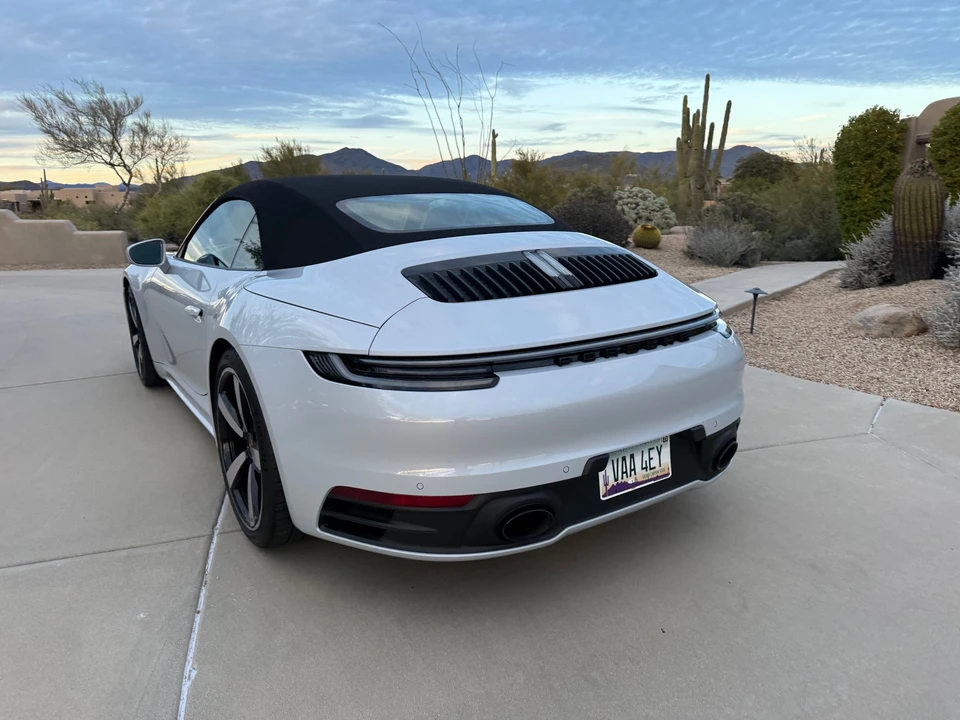 2024 Porsche 992 Carrera - Image 11 of 31