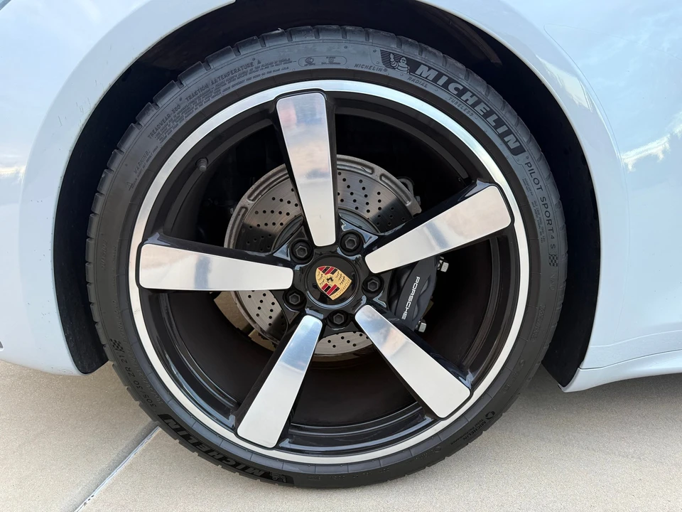 2024 Porsche 992 Carrera - Image 7 of 31