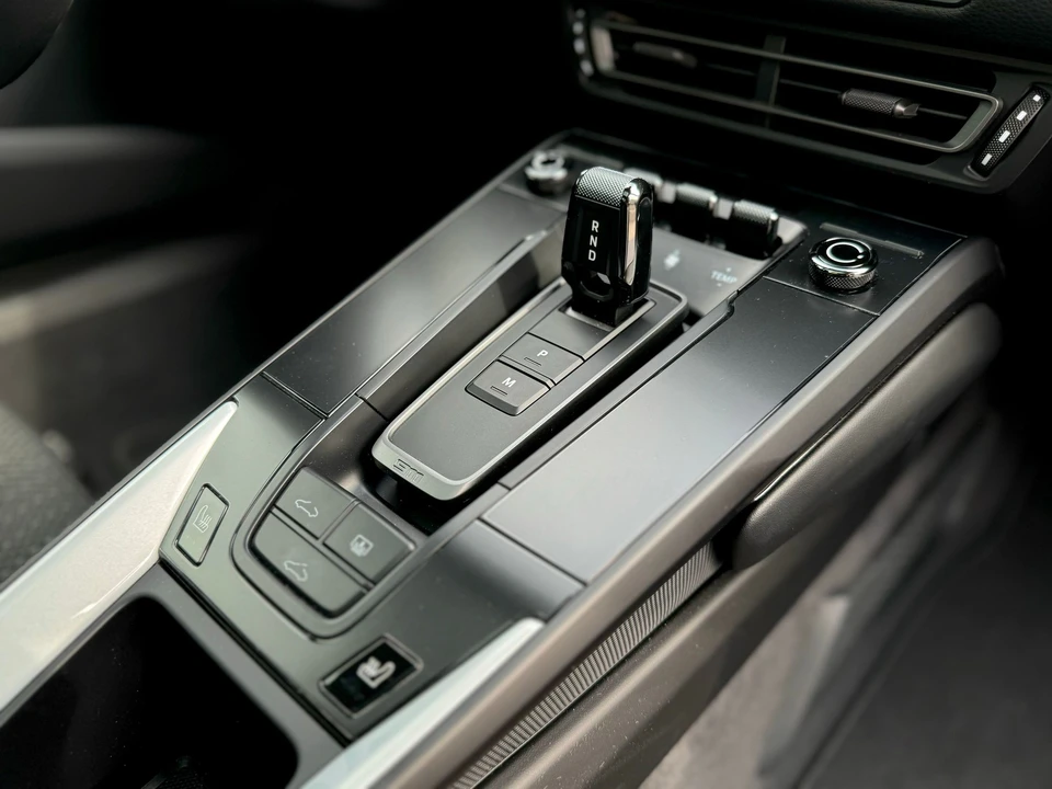 2024 Porsche 992 Carrera T - Image 9 of 13