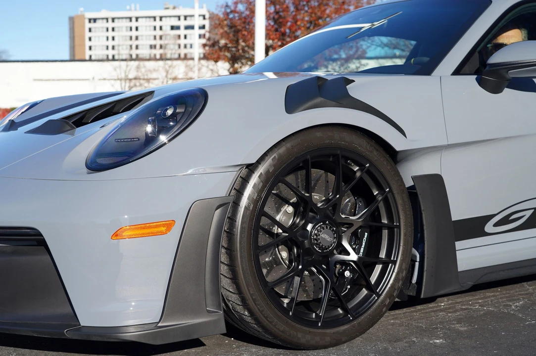 2024 Porsche 992 GT3 RS - Image 12 of 31