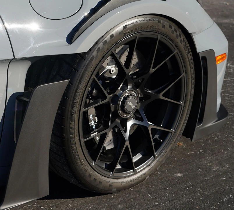 2024 Porsche 992 GT3 RS - Image 14 of 31