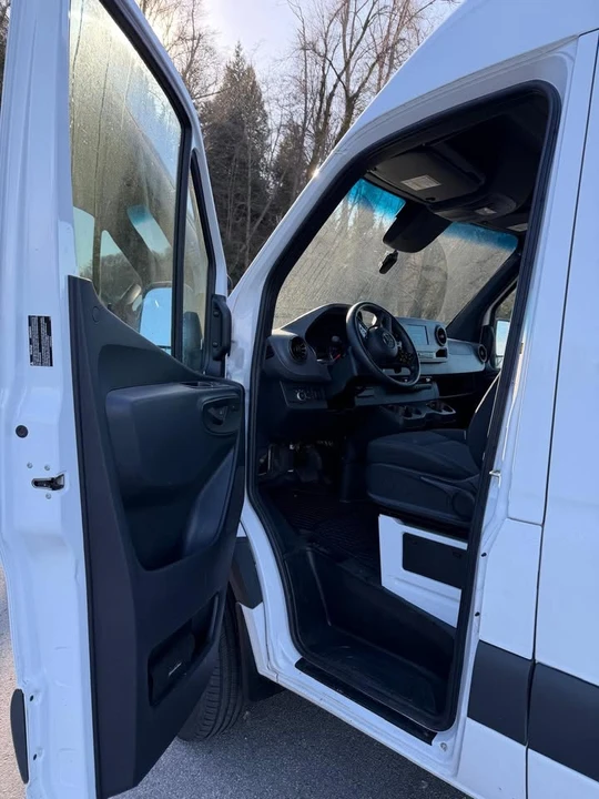 2024 Mercedes-Benz VS30 Sprinter - Image 9 of 20