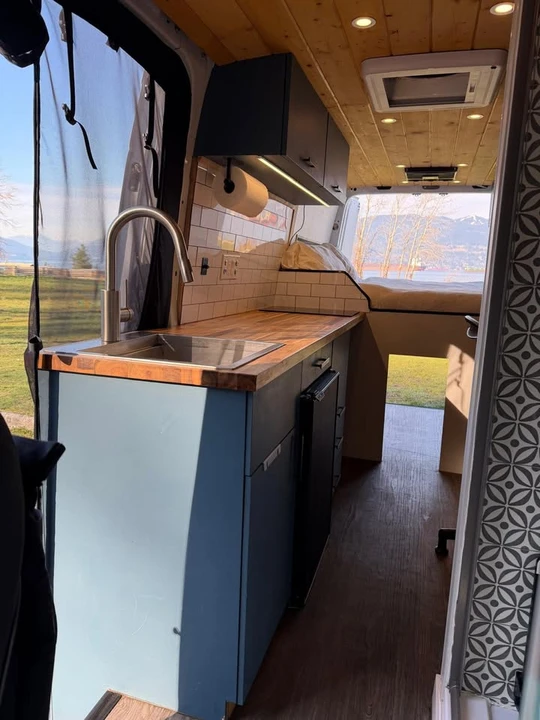 2024 Mercedes-Benz VS30 Sprinter - Image 10 of 20