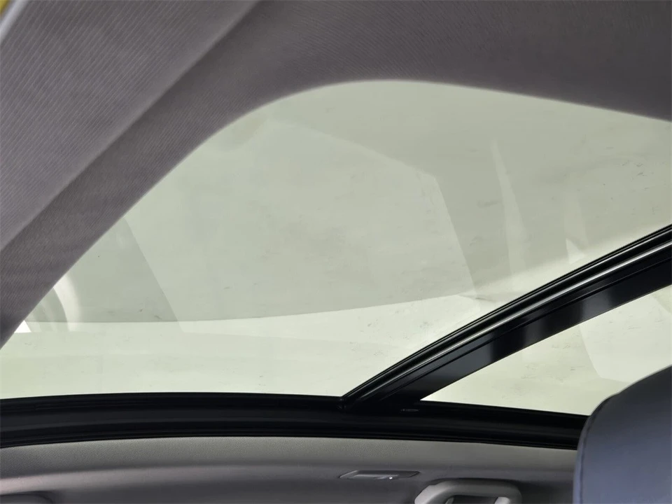 2024 Acura MDX 4th Gen - Image 13 of 21