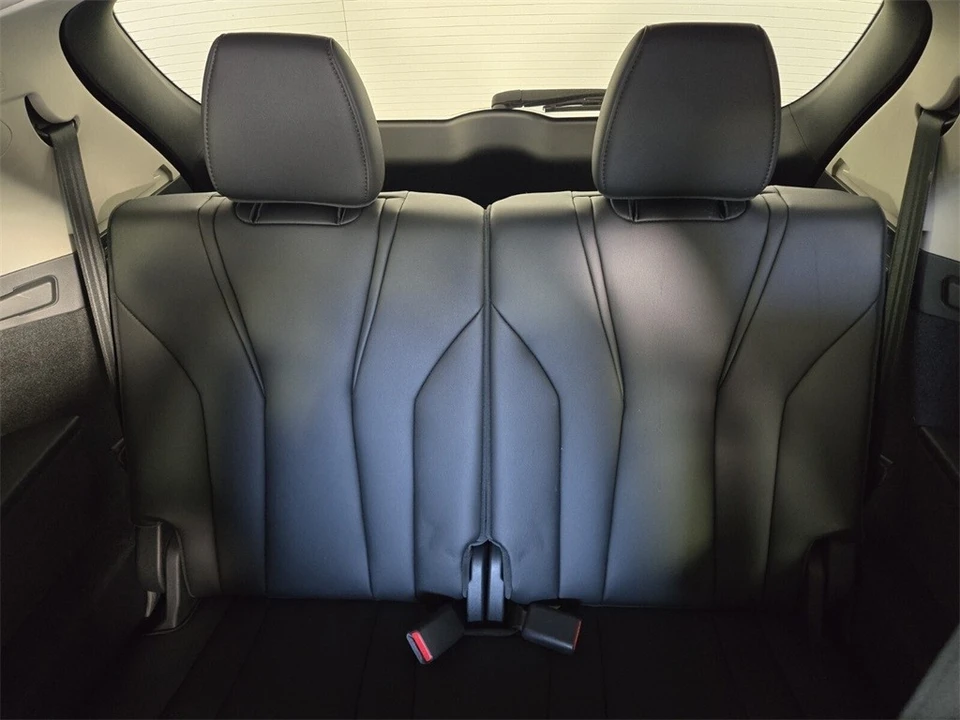 2024 Acura MDX 4th Gen - Image 9 of 21