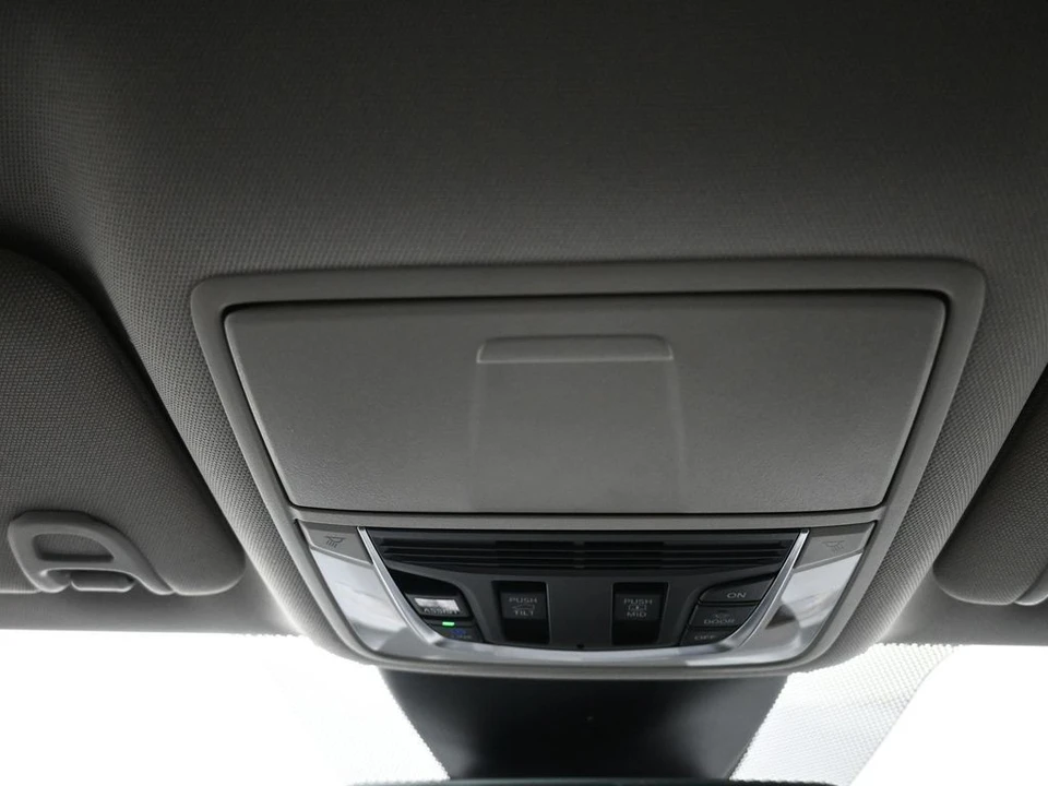 2024 Acura MDX 4th Gen - Image 17 of 21