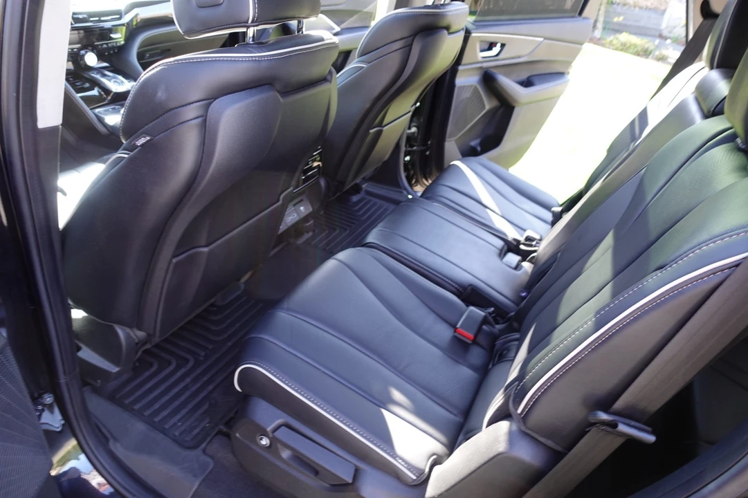 2024 Acura MDX 4th Gen - Image 11 of 21
