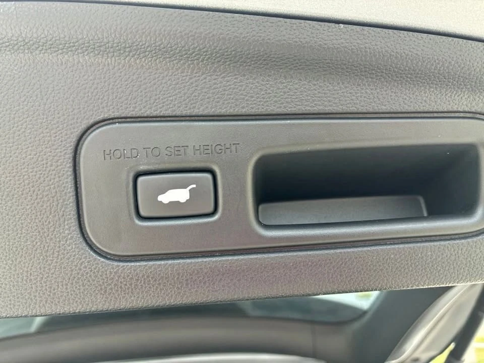 2024 Acura MDX 4th Gen - Image 8 of 11