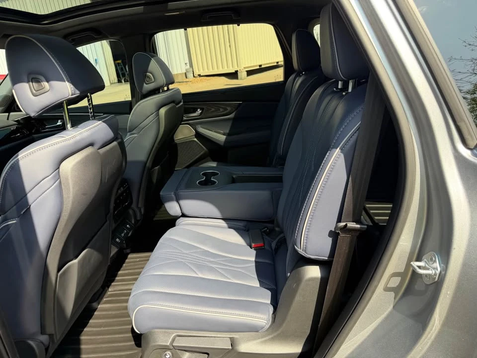 2024 Acura MDX 4th Gen - Image 7 of 8