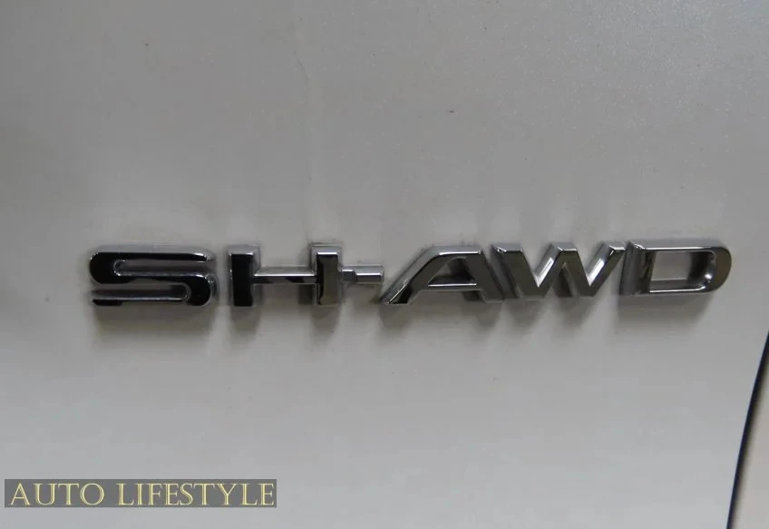 2024 Acura RDX 3rd Gen - Image 17 of 21