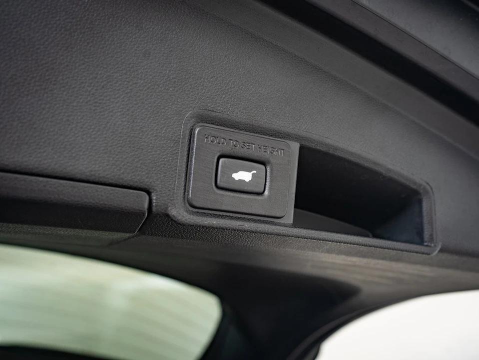 2024 Acura RDX 3rd Gen - Image 19 of 21
