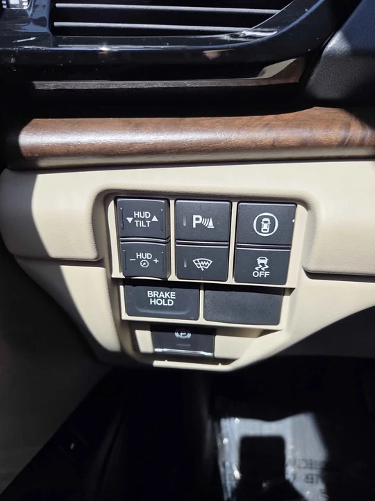 2024 Acura RDX 3rd Gen - Image 16 of 19
