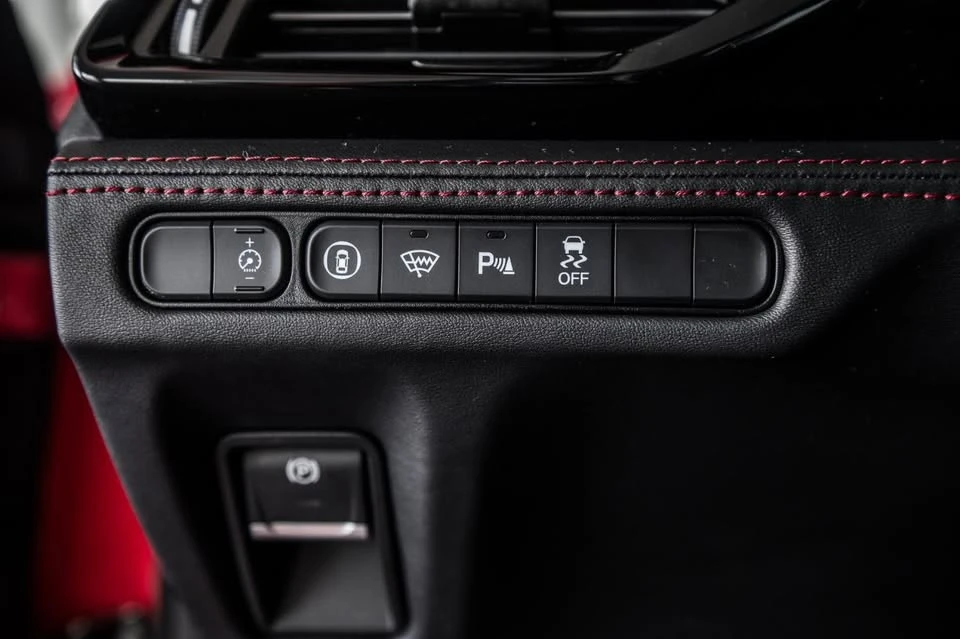 2024 Acura MDX 4th Gen - Image 18 of 20