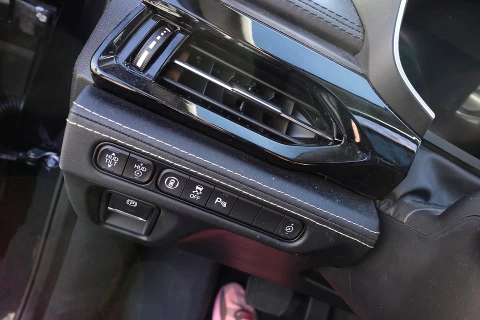 2024 Acura MDX 4th Gen - Image 16 of 20