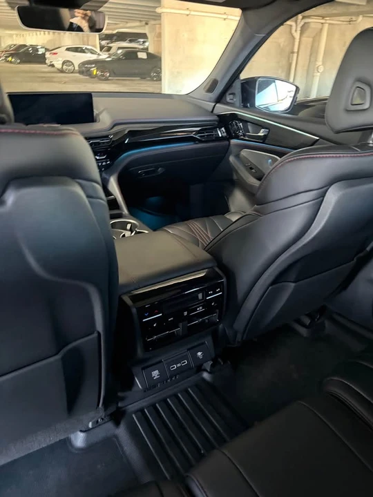 2024 Acura MDX 4th Gen - Image 9 of 14