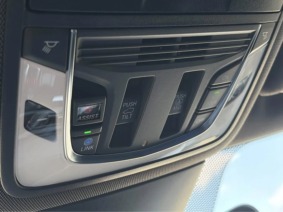 2024 Acura MDX 4th Gen - Image 12 of 20