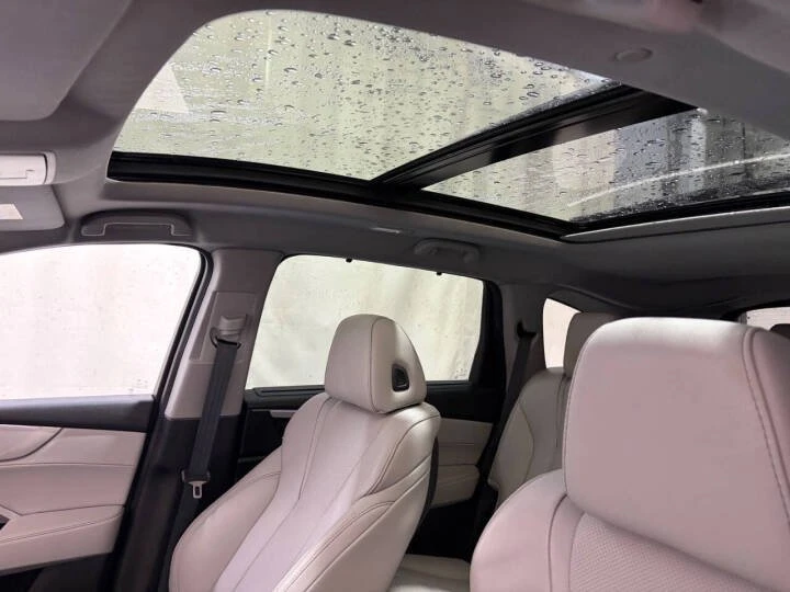 2024 Acura MDX 4th Gen - Image 10 of 18