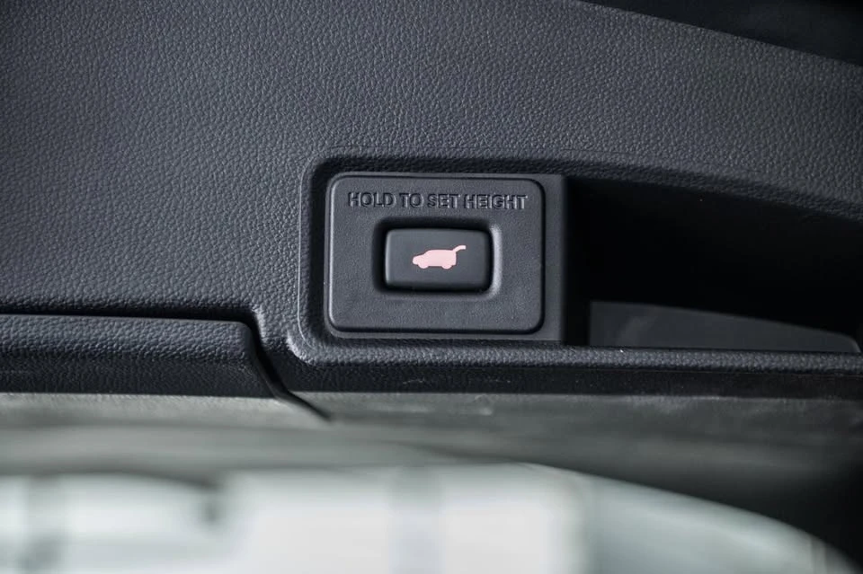 2024 Acura RDX 3rd Gen - Image 12 of 19