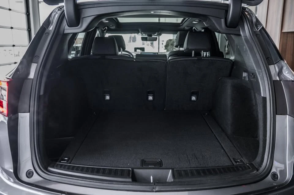 2024 Acura RDX 3rd Gen - Image 11 of 19