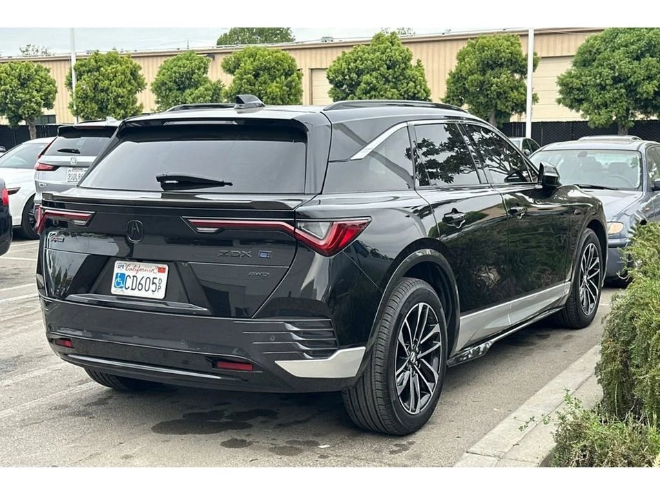 2024 Acura ZDX 2nd Gen - Image 5 of 10