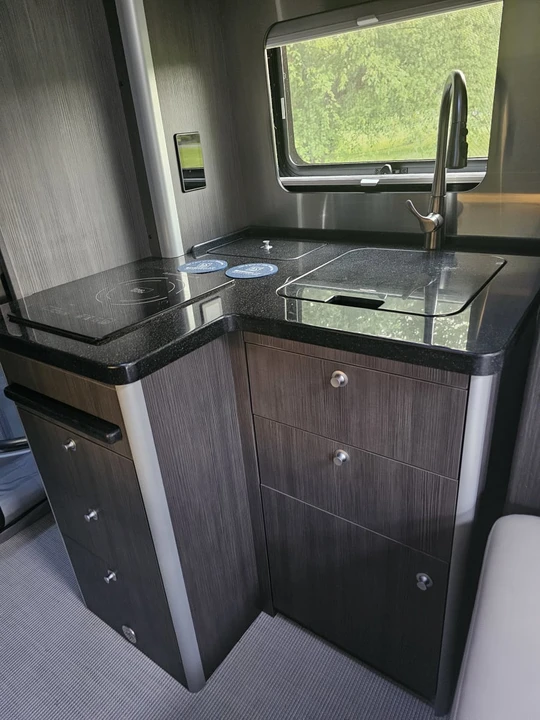 2024 Airstream - Image 18 of 19