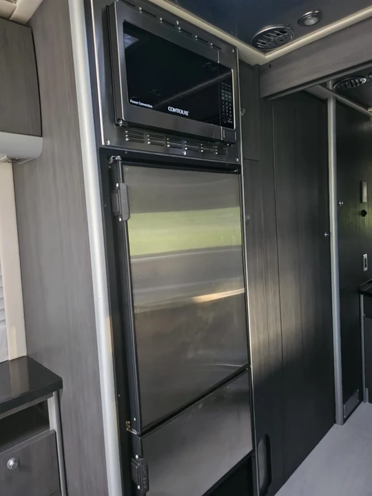 2024 Airstream - Image 9 of 19