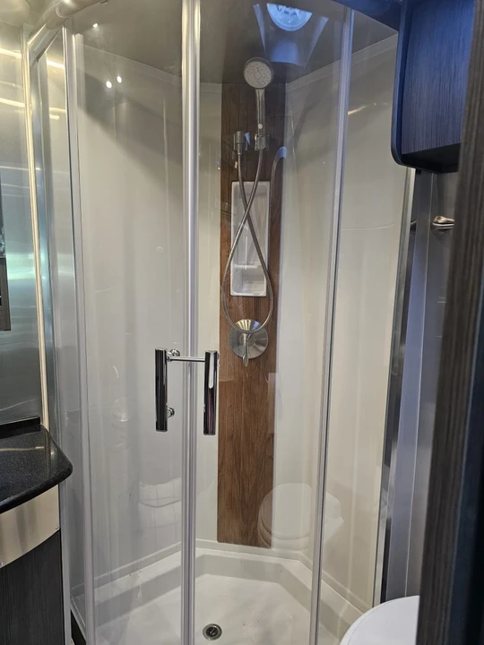 2024 Airstream - Image 17 of 19