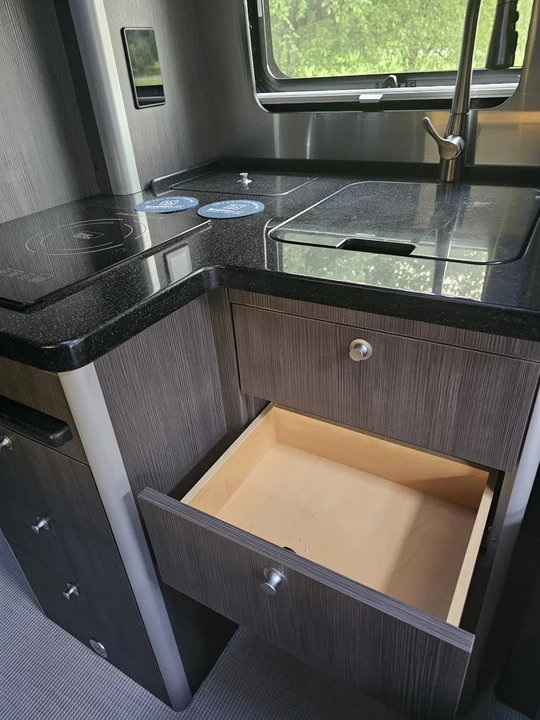 2024 Airstream - Image 14 of 19