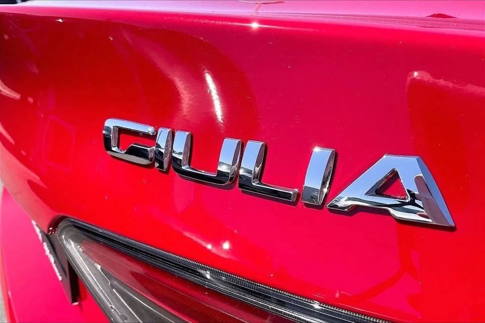 2024 Alfa Romeo Giulia - Image 18 of 20