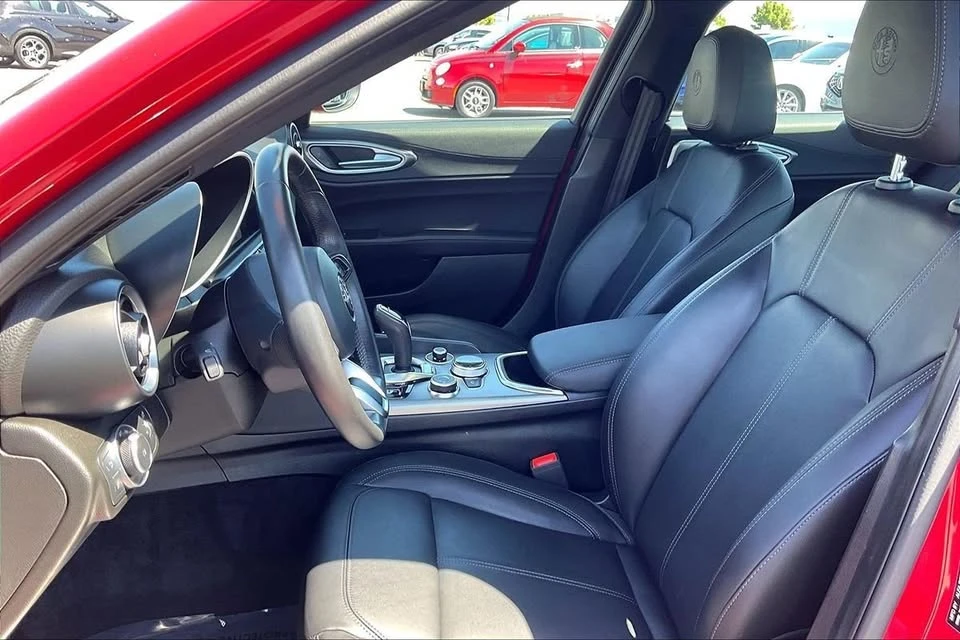 2024 Alfa Romeo Giulia - Image 9 of 20