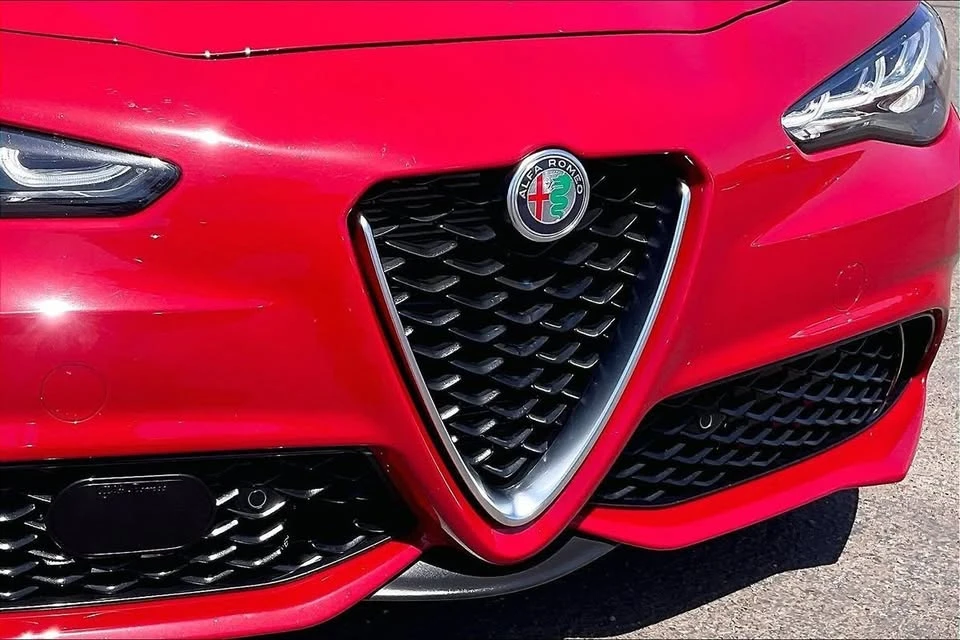 2024 Alfa Romeo Giulia - Image 13 of 20