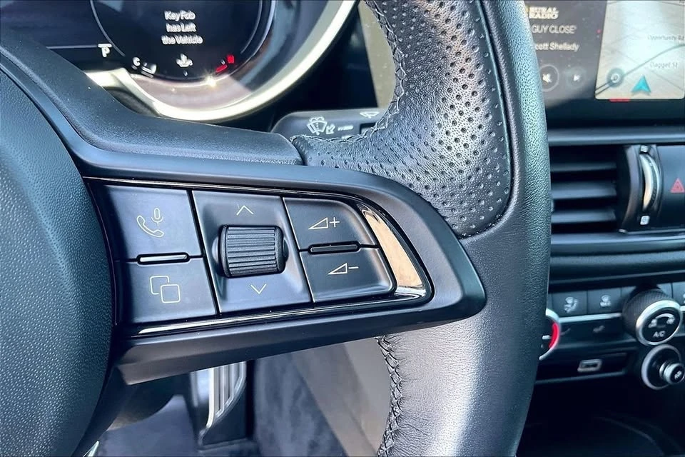 2024 Alfa Romeo Giulia - Image 5 of 20
