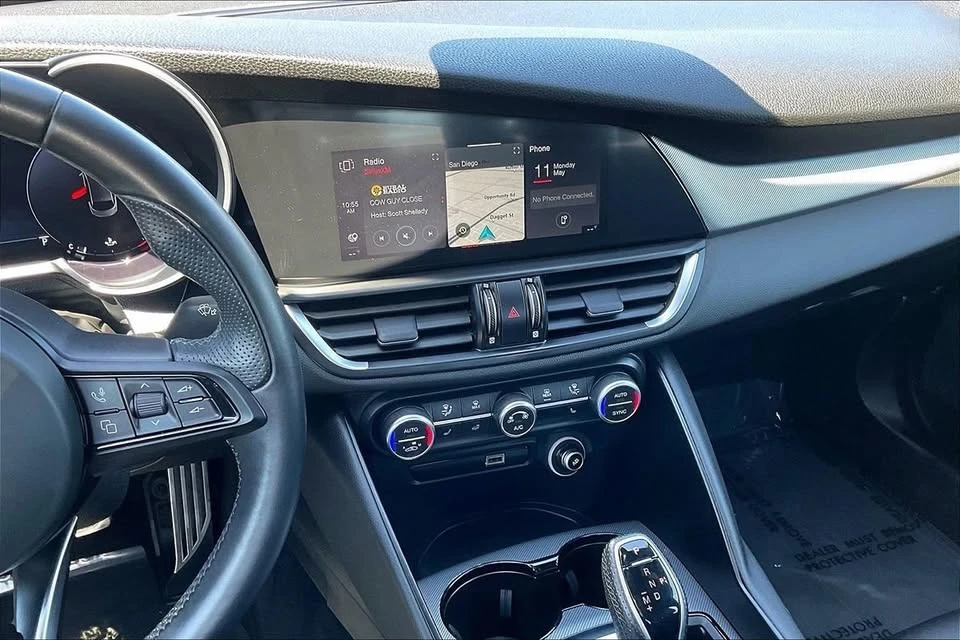 2024 Alfa Romeo Giulia - Image 16 of 20