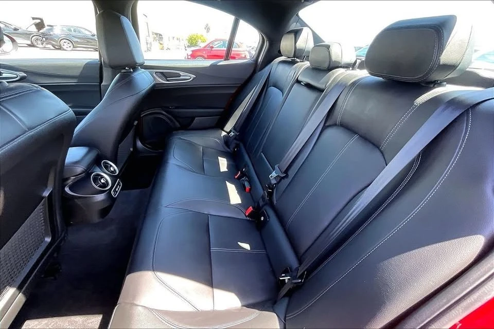 2024 Alfa Romeo Giulia - Image 10 of 20