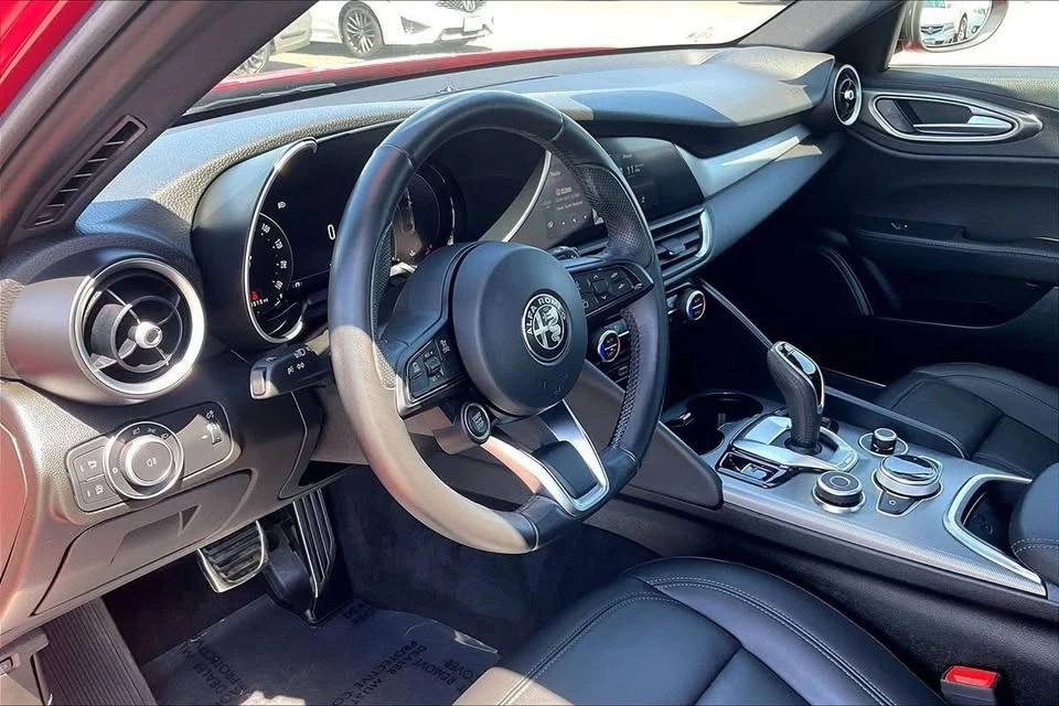 2024 Alfa Romeo Giulia - Image 20 of 20