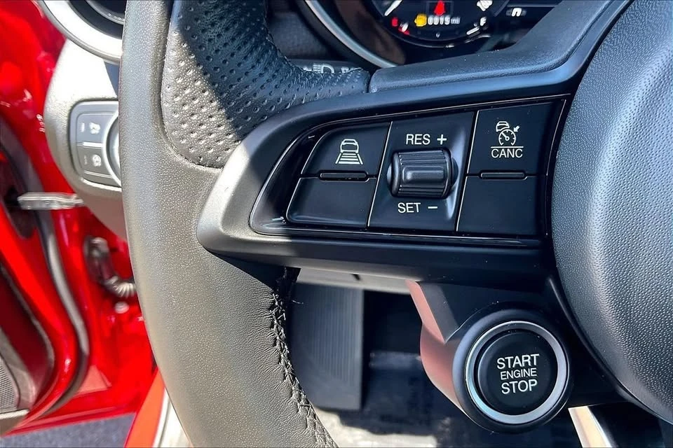 2024 Alfa Romeo Giulia - Image 4 of 20