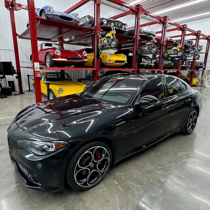 2024 Alfa Romeo Giulia - Image 2 of 20